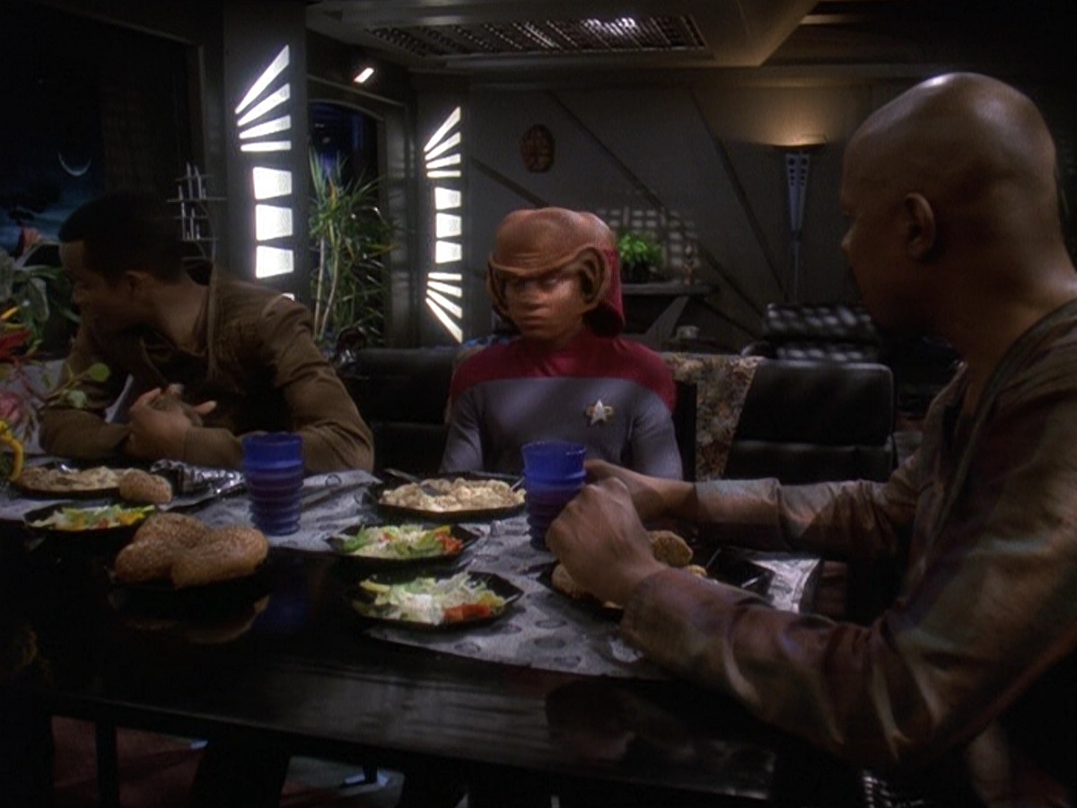extant_StarTrek_DS9_5x23-BlazeOfGlory_00188.jpg
