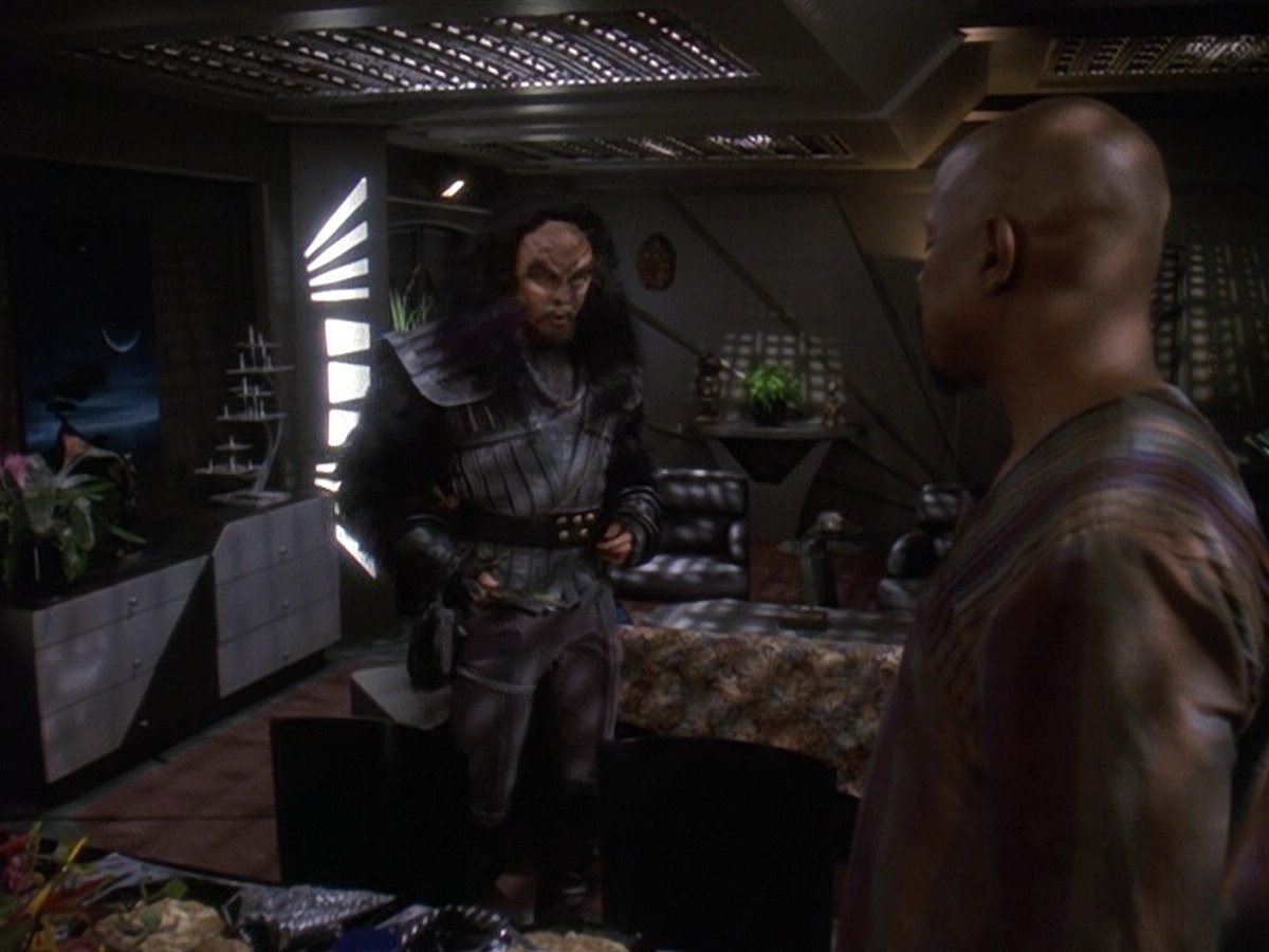 extant_StarTrek_DS9_5x23-BlazeOfGlory_00212.jpg