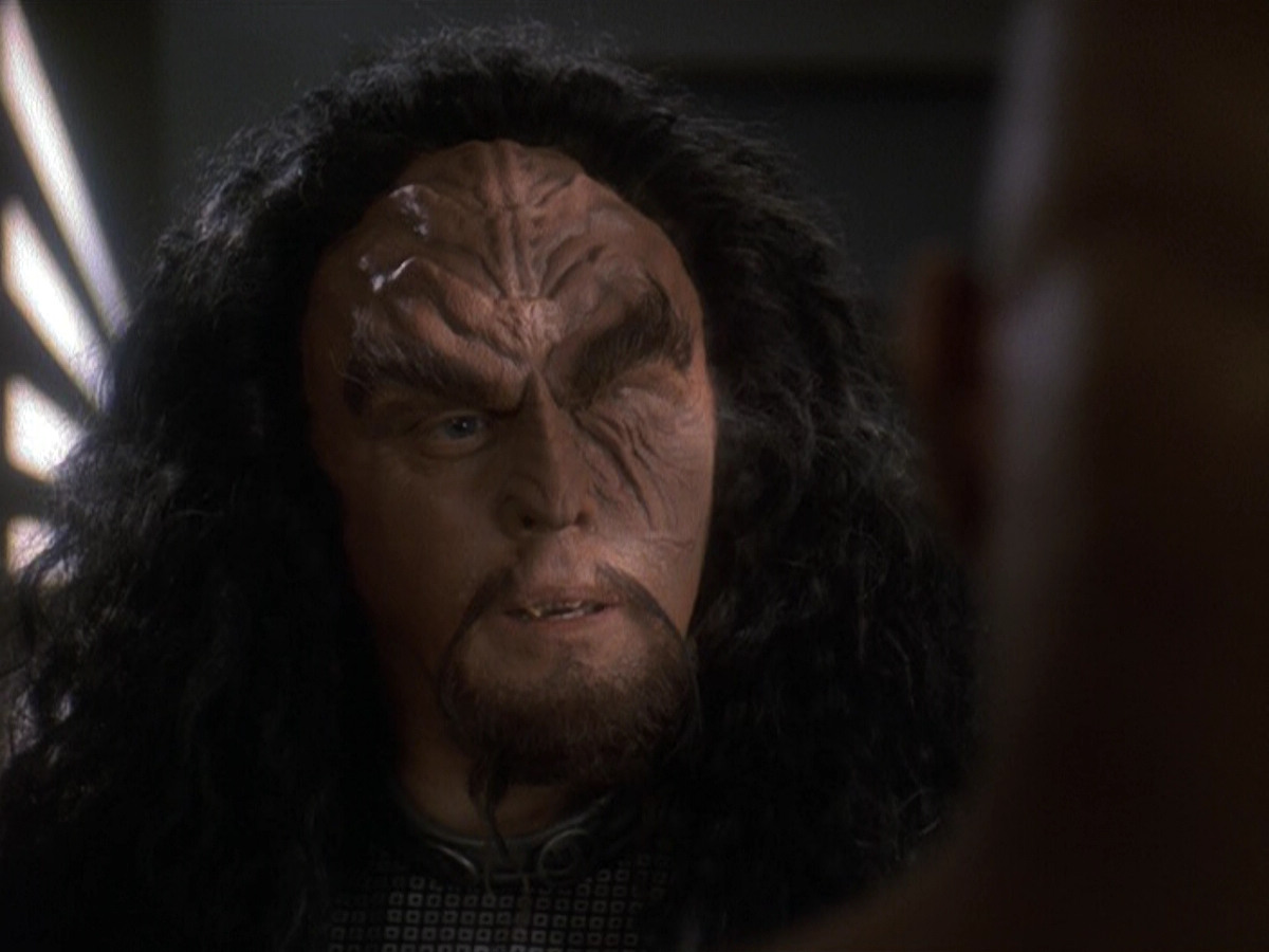 extant_StarTrek_DS9_5x23-BlazeOfGlory_00320.jpg