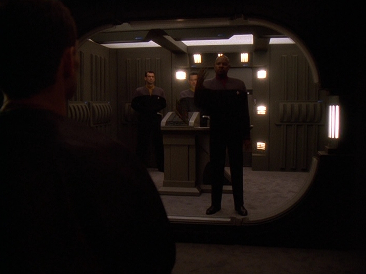 extant_StarTrek_DS9_5x23-BlazeOfGlory_00710.jpg