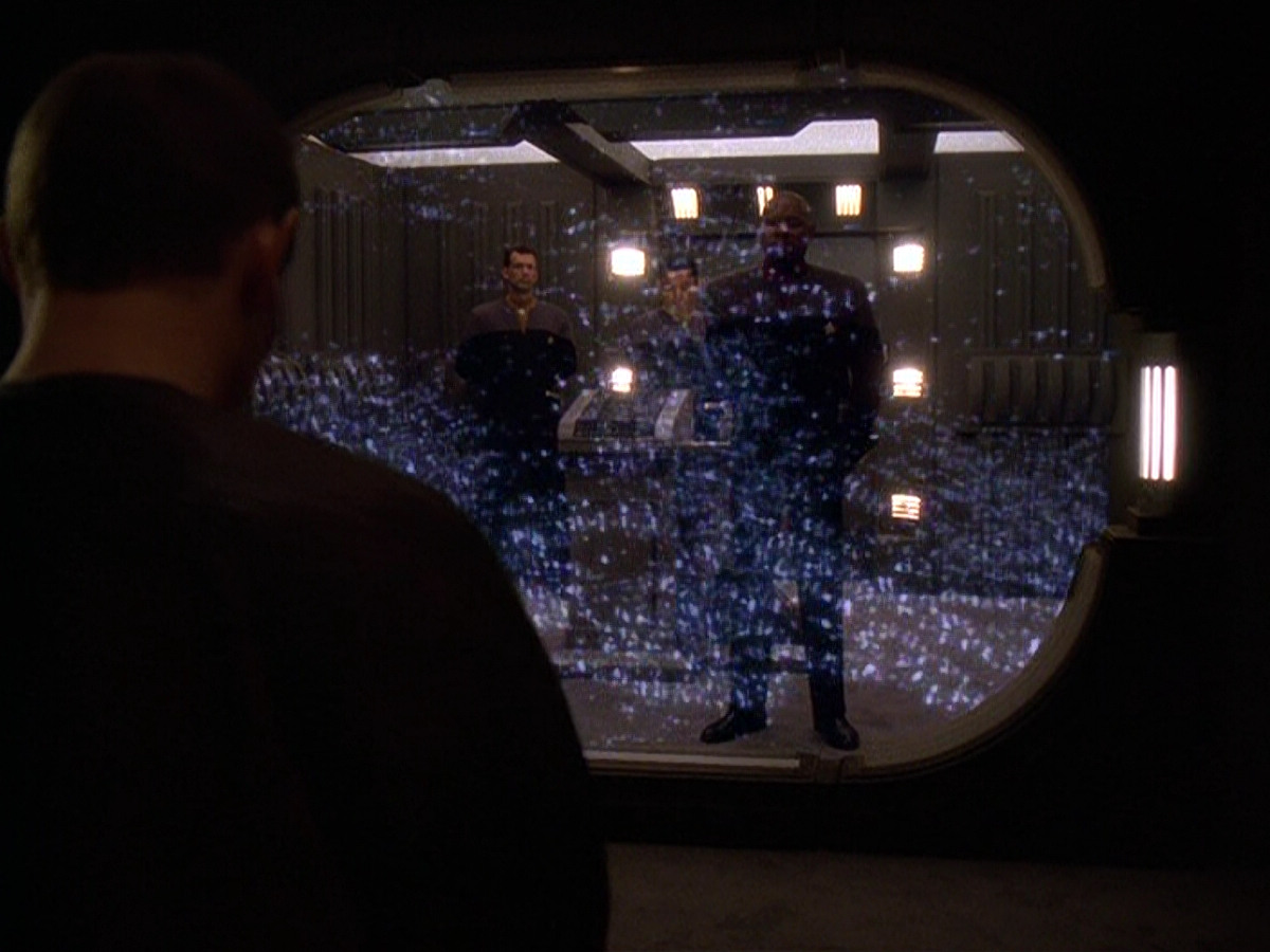 extant_StarTrek_DS9_5x23-BlazeOfGlory_00712.jpg