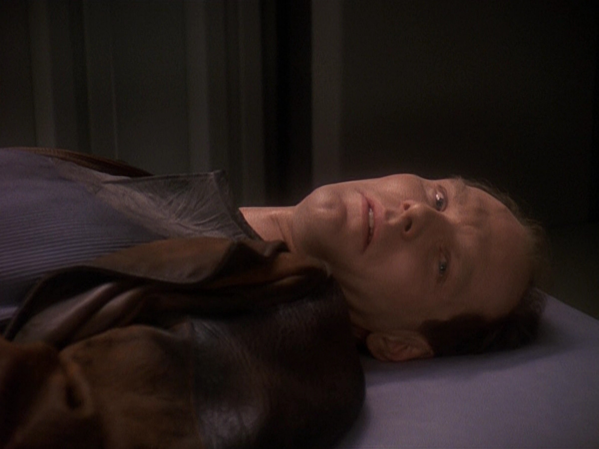 extant_StarTrek_DS9_5x23-BlazeOfGlory_00814.jpg