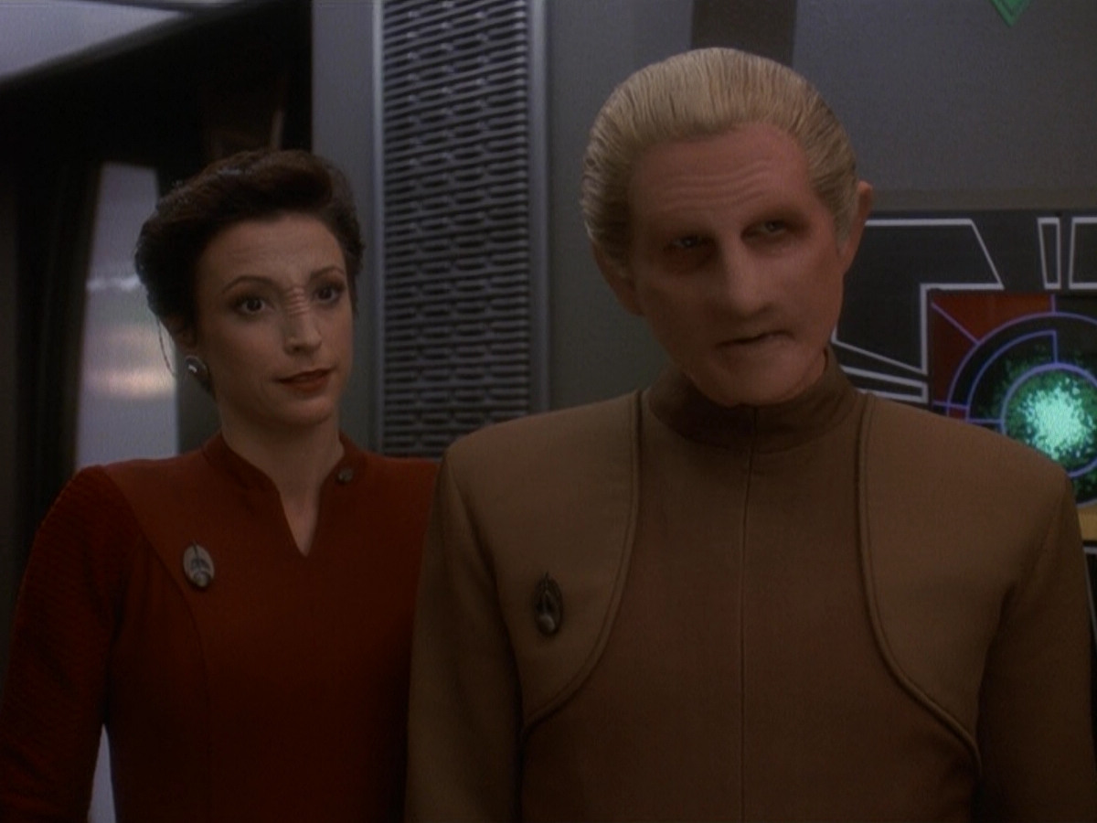 extant_StarTrek_DS9_5x23-BlazeOfGlory_01069.jpg