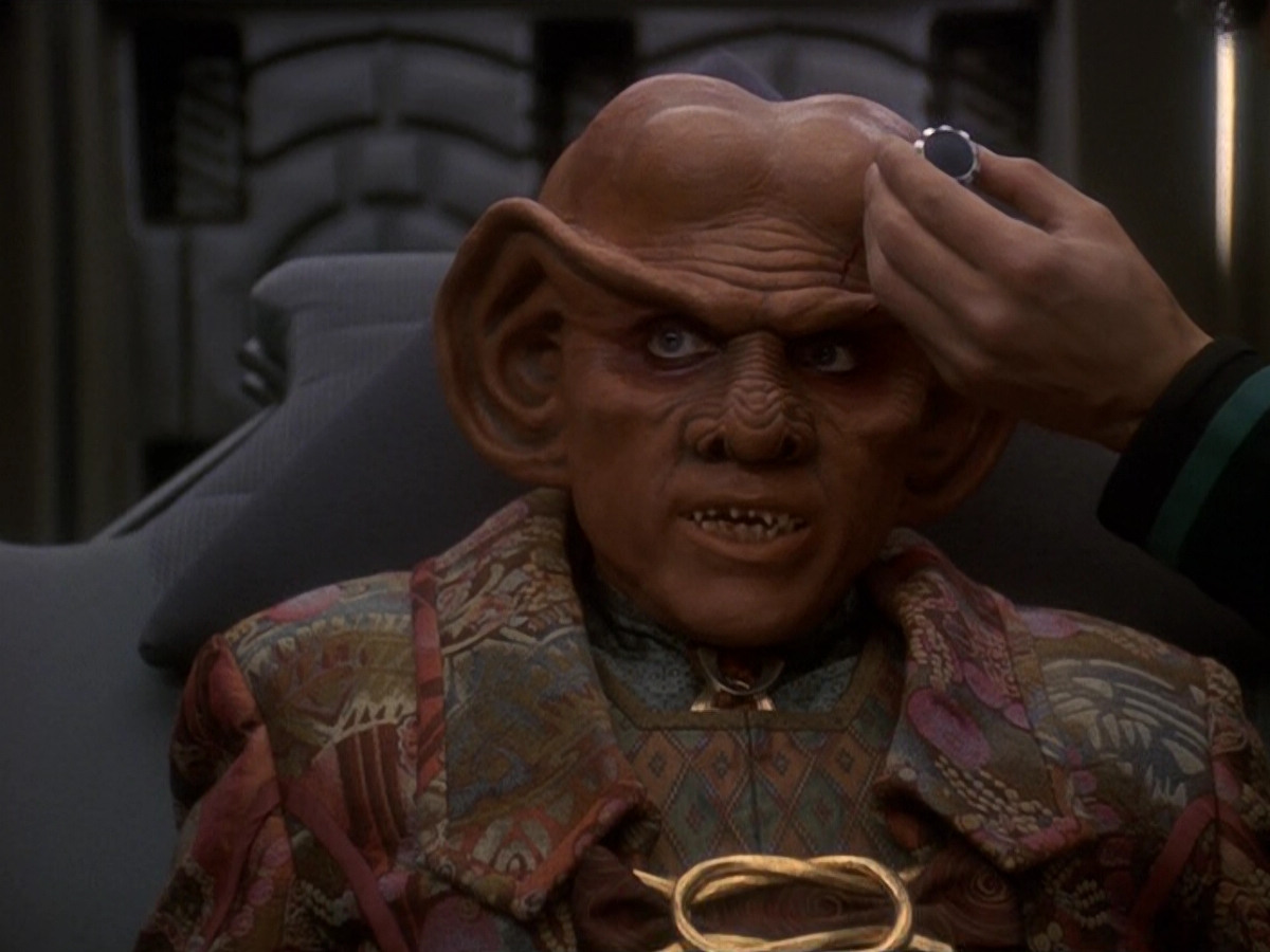 extant_StarTrek_DS9_5x23-BlazeOfGlory_01084.jpg
