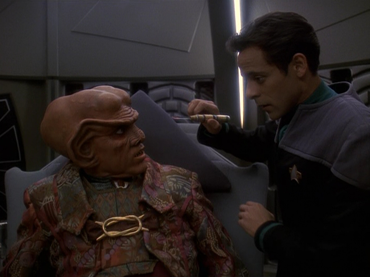extant_StarTrek_DS9_5x23-BlazeOfGlory_01186.jpg