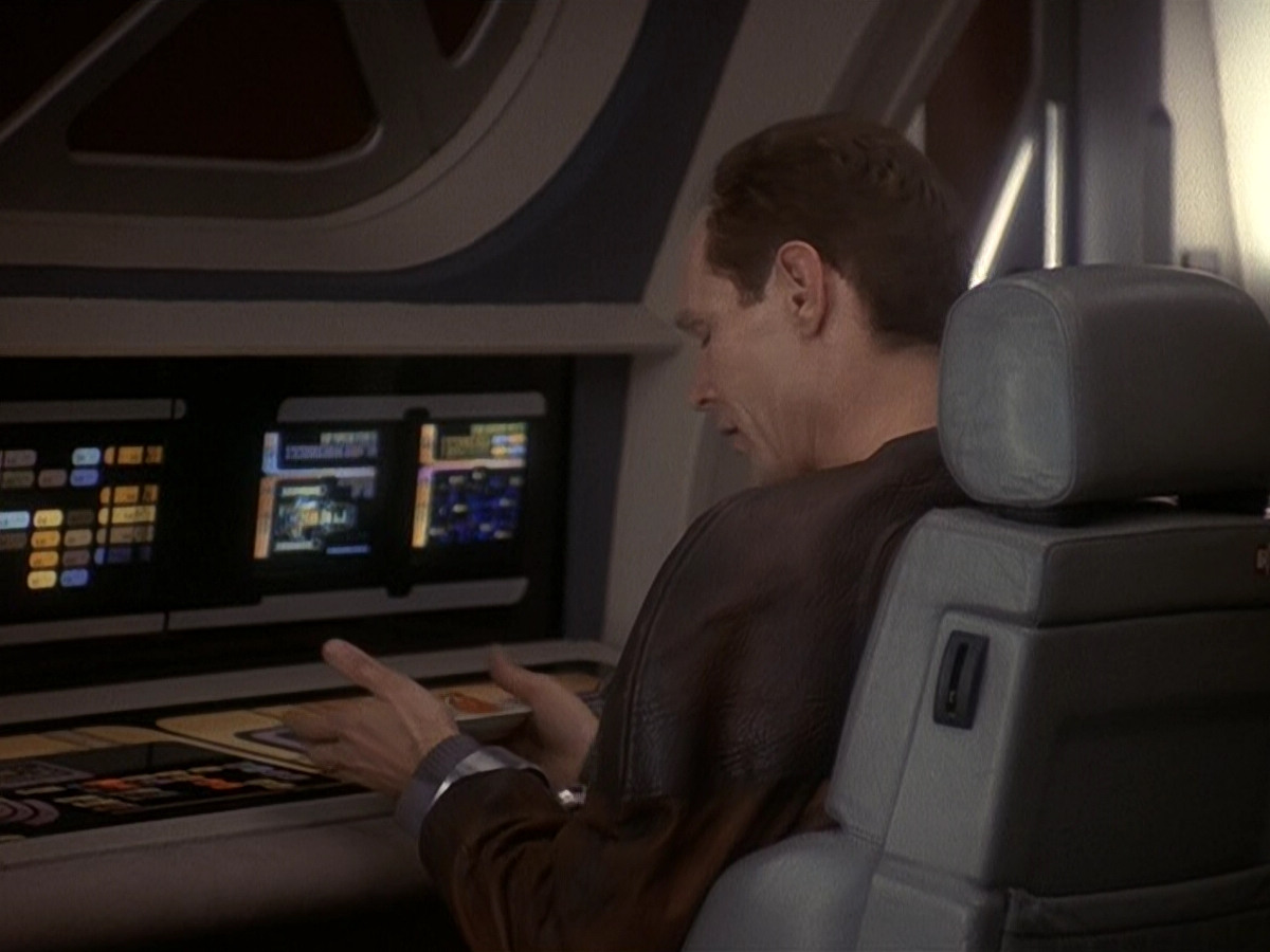 extant_StarTrek_DS9_5x23-BlazeOfGlory_01258.jpg
