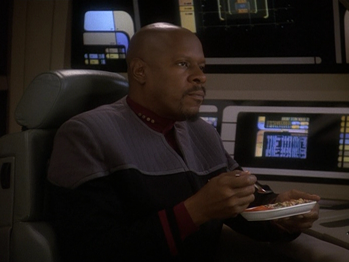extant_StarTrek_DS9_5x23-BlazeOfGlory_01300.jpg