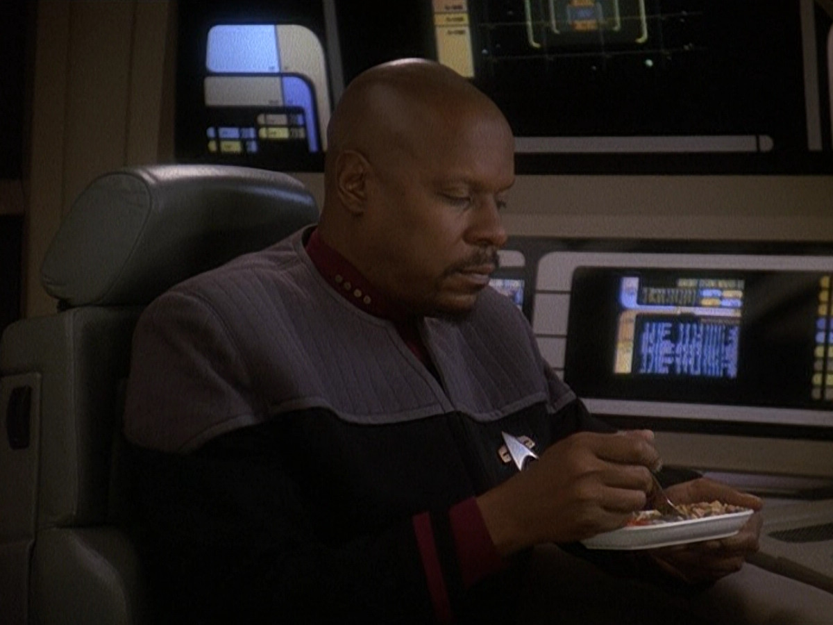 extant_StarTrek_DS9_5x23-BlazeOfGlory_01323.jpg
