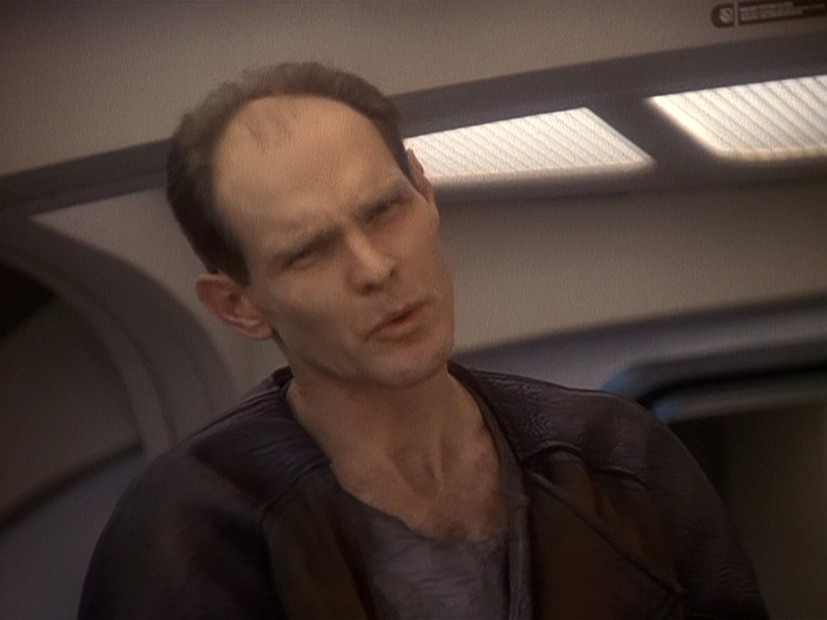 extant_StarTrek_DS9_5x23-BlazeOfGlory_01519.jpg