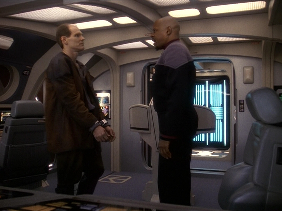 extant_StarTrek_DS9_5x23-BlazeOfGlory_01574.jpg