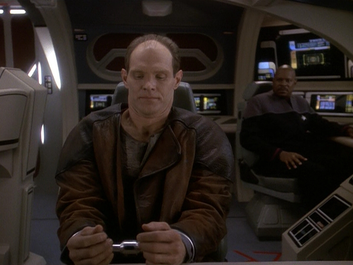 extant_StarTrek_DS9_5x23-BlazeOfGlory_01681.jpg