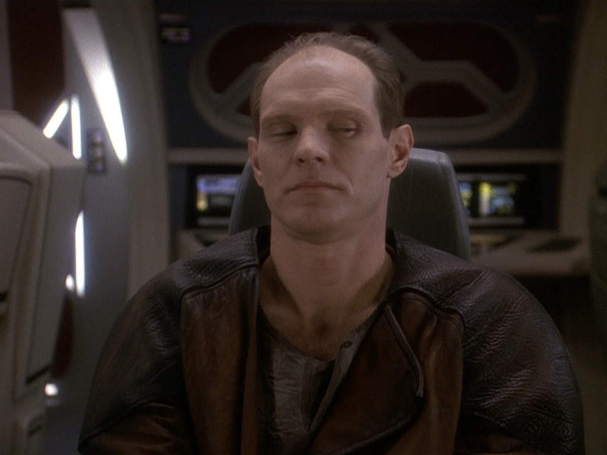 extant_StarTrek_DS9_5x23-BlazeOfGlory_01689.jpg