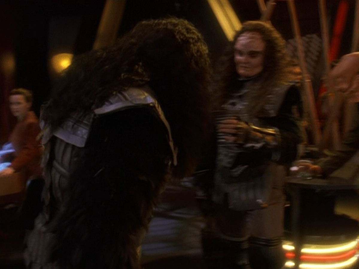 extant_StarTrek_DS9_5x23-BlazeOfGlory_01733.jpg
