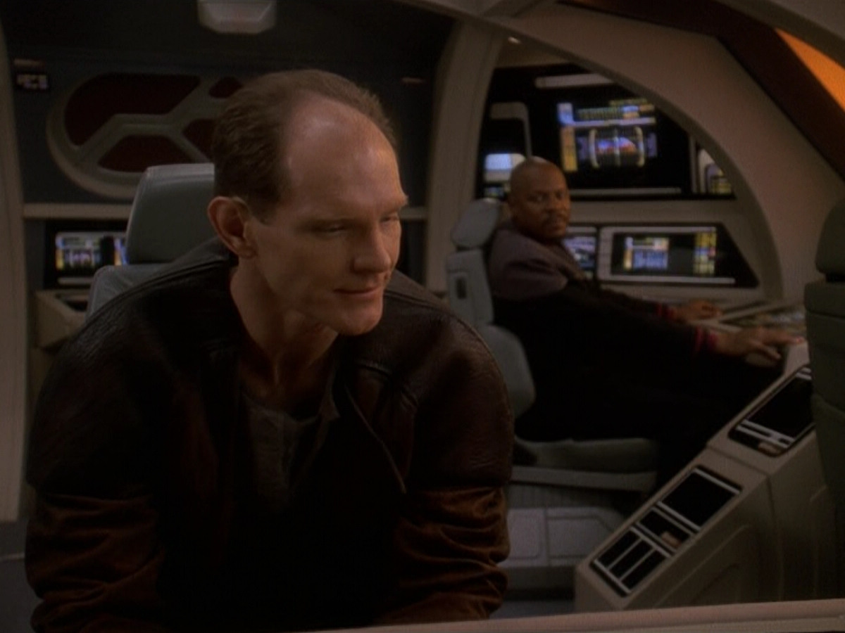 extant_StarTrek_DS9_5x23-BlazeOfGlory_01869.jpg