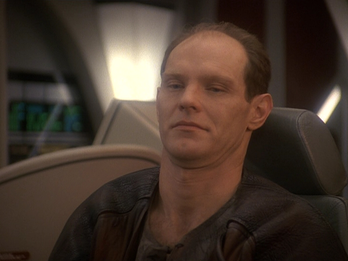 extant_StarTrek_DS9_5x23-BlazeOfGlory_01892.jpg