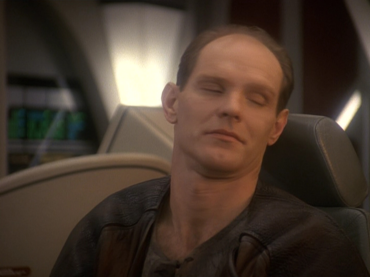 extant_StarTrek_DS9_5x23-BlazeOfGlory_01894.jpg