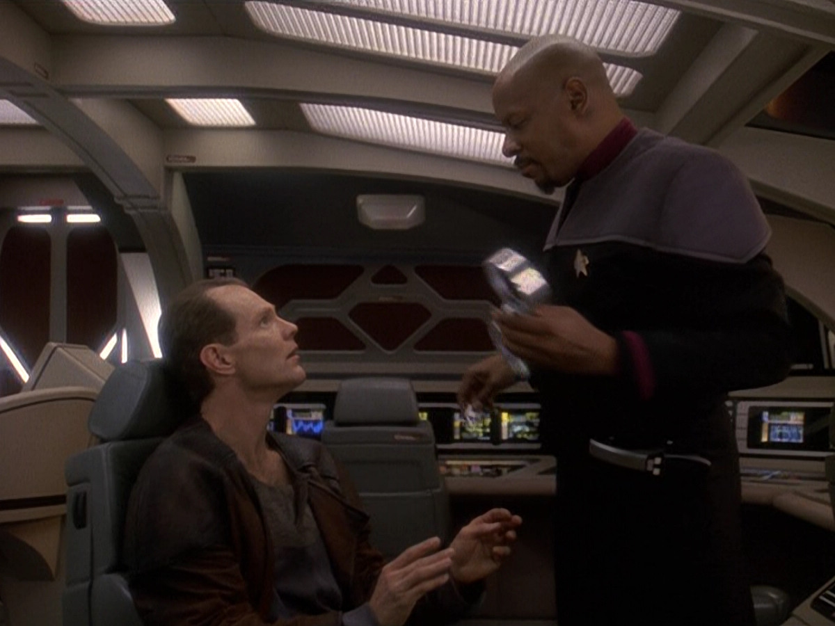 extant_StarTrek_DS9_5x23-BlazeOfGlory_01915.jpg