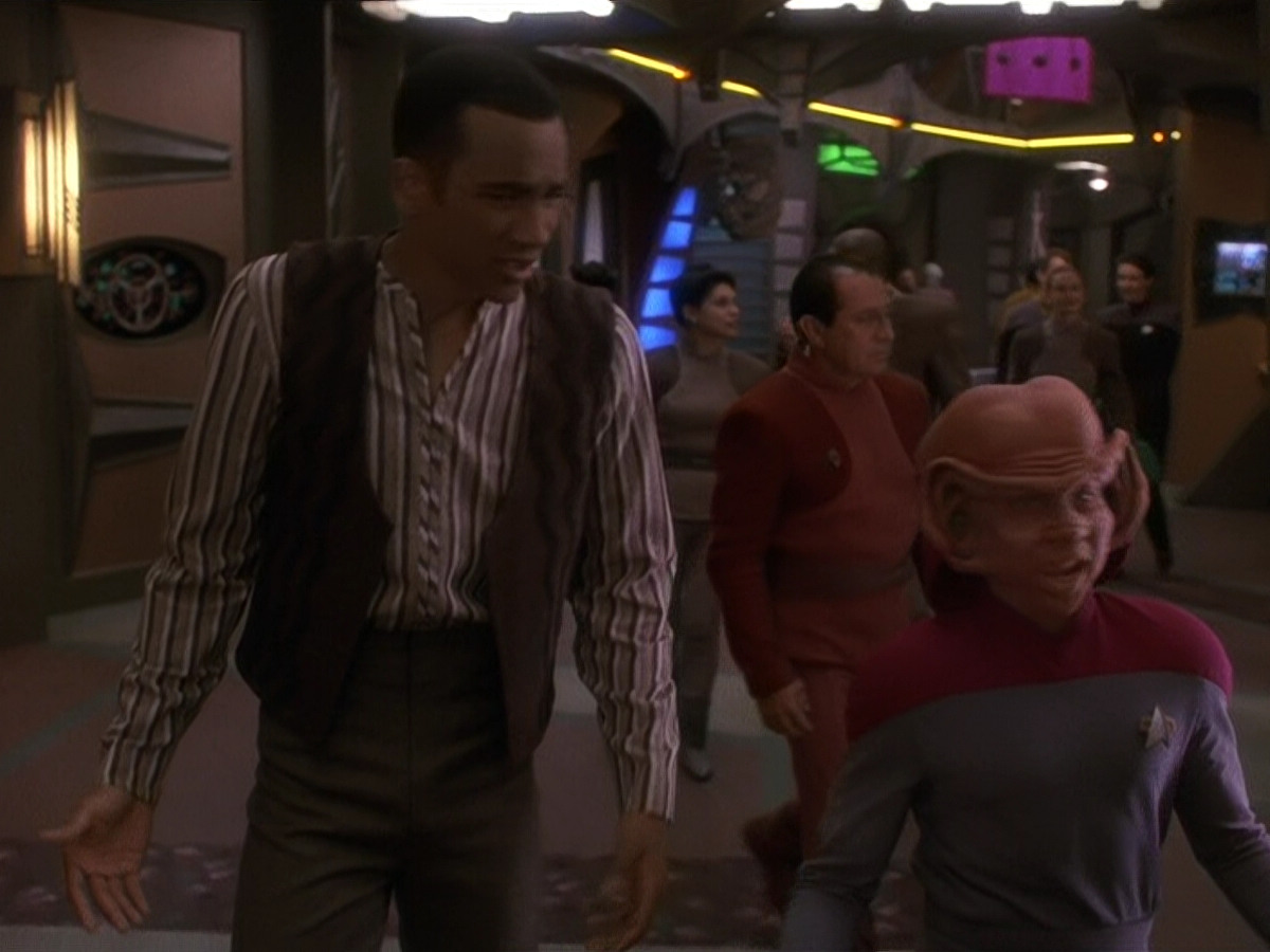 extant_StarTrek_DS9_5x23-BlazeOfGlory_02435.jpg
