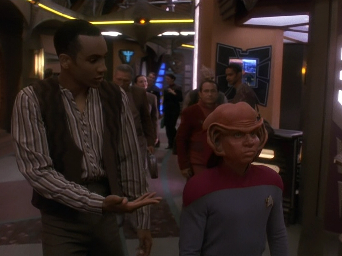 extant_StarTrek_DS9_5x23-BlazeOfGlory_02442.jpg
