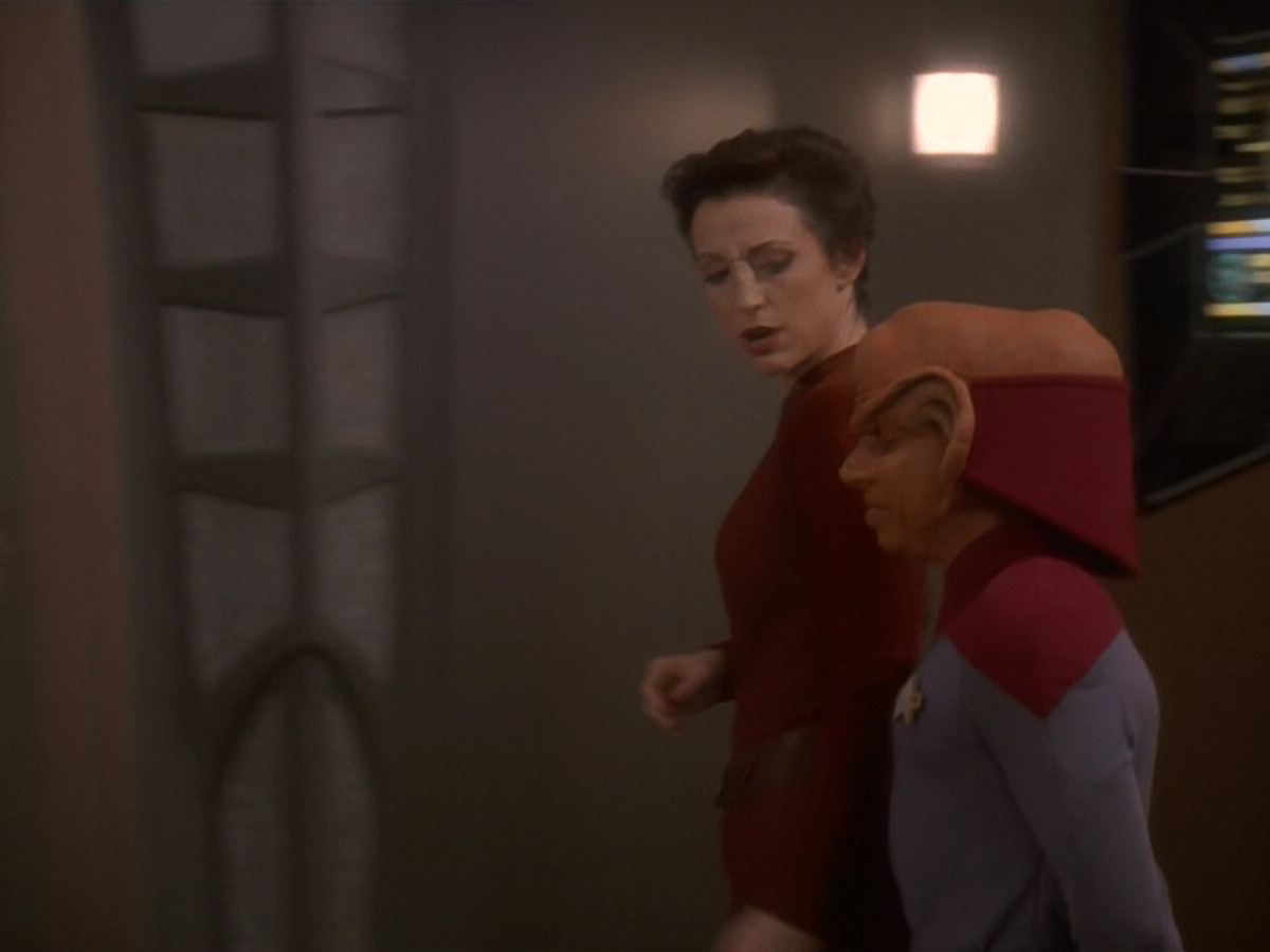 extant_StarTrek_DS9_5x23-BlazeOfGlory_03614.jpg