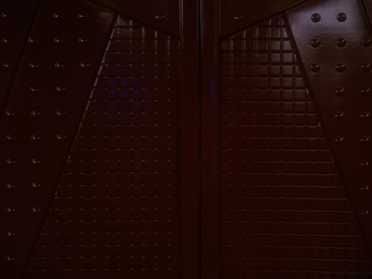 extant_StarTrek_DS9_5x23-BlazeOfGlory_03637.jpg