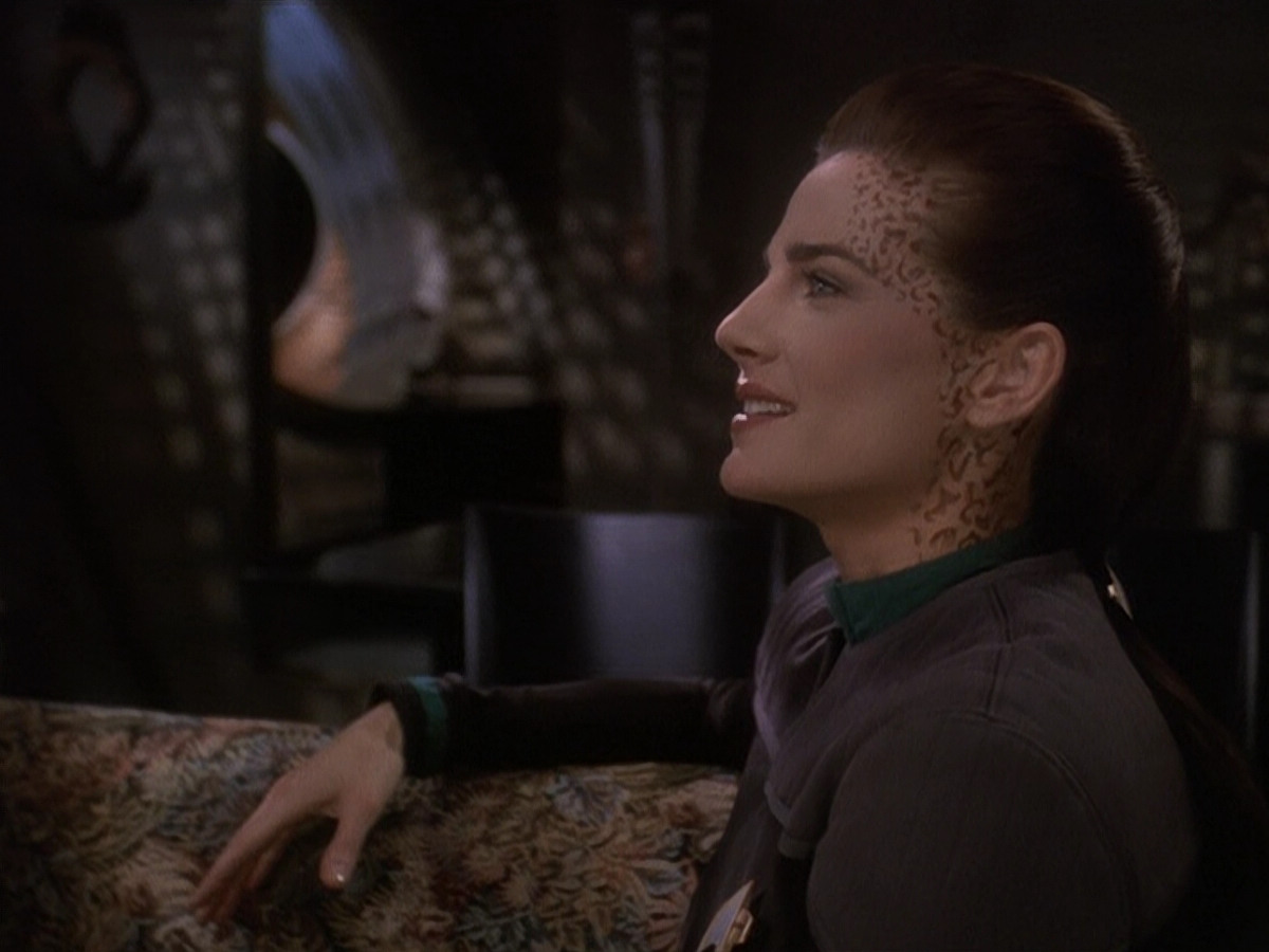 extant_StarTrek_DS9_5x23-BlazeOfGlory_03658.jpg