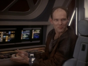 extant_StarTrek_DS9_5x23-BlazeOfGlory_01289.jpg