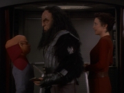 extant_StarTrek_DS9_5x23-BlazeOfGlory_03625.jpg