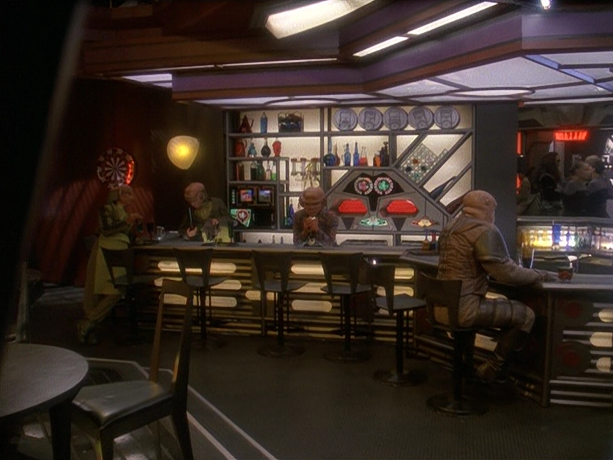 extant_StarTrek_DS9_5x24-EmpokNor_00008.jpg