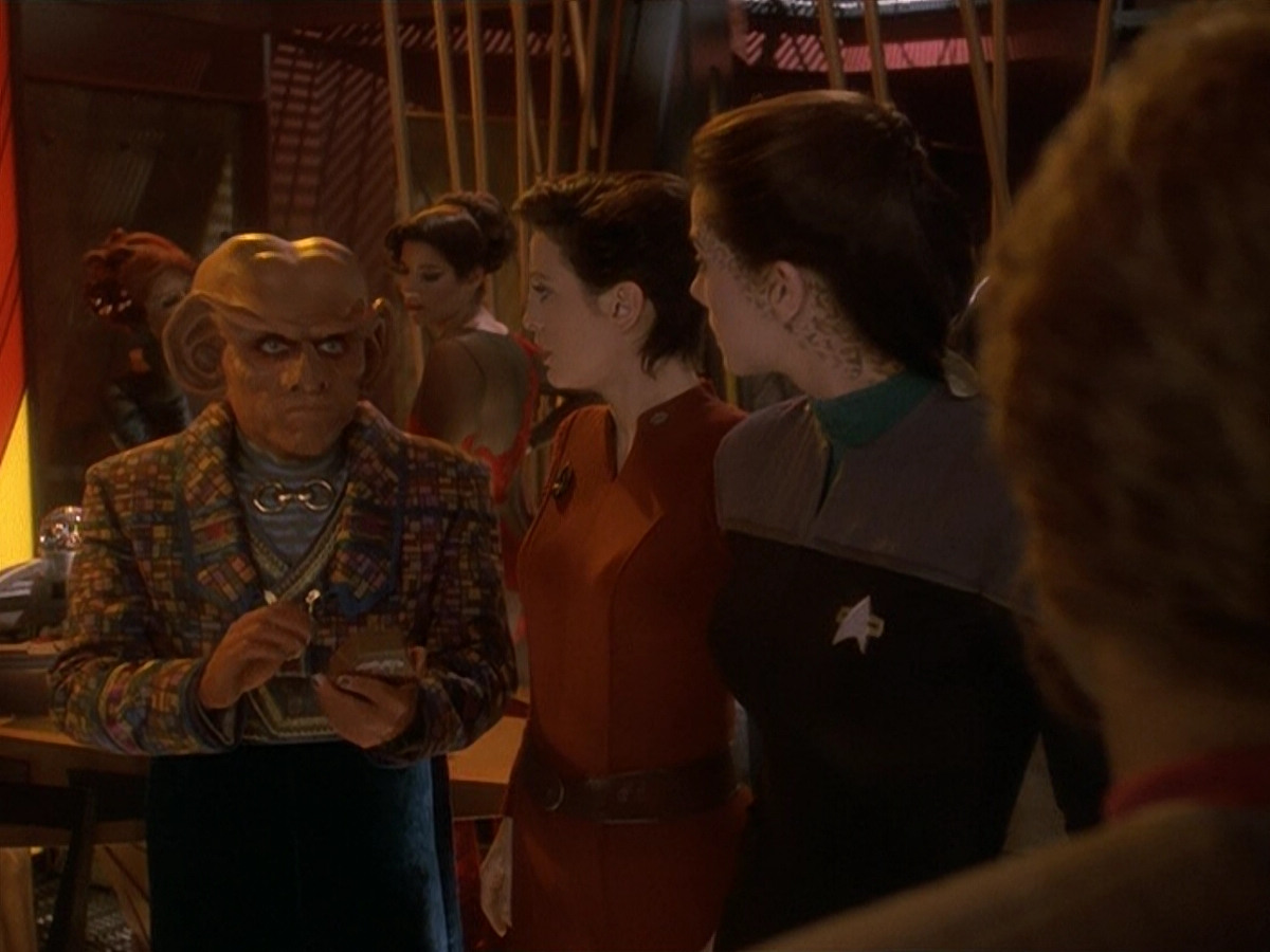 extant_StarTrek_DS9_5x24-EmpokNor_00039.jpg