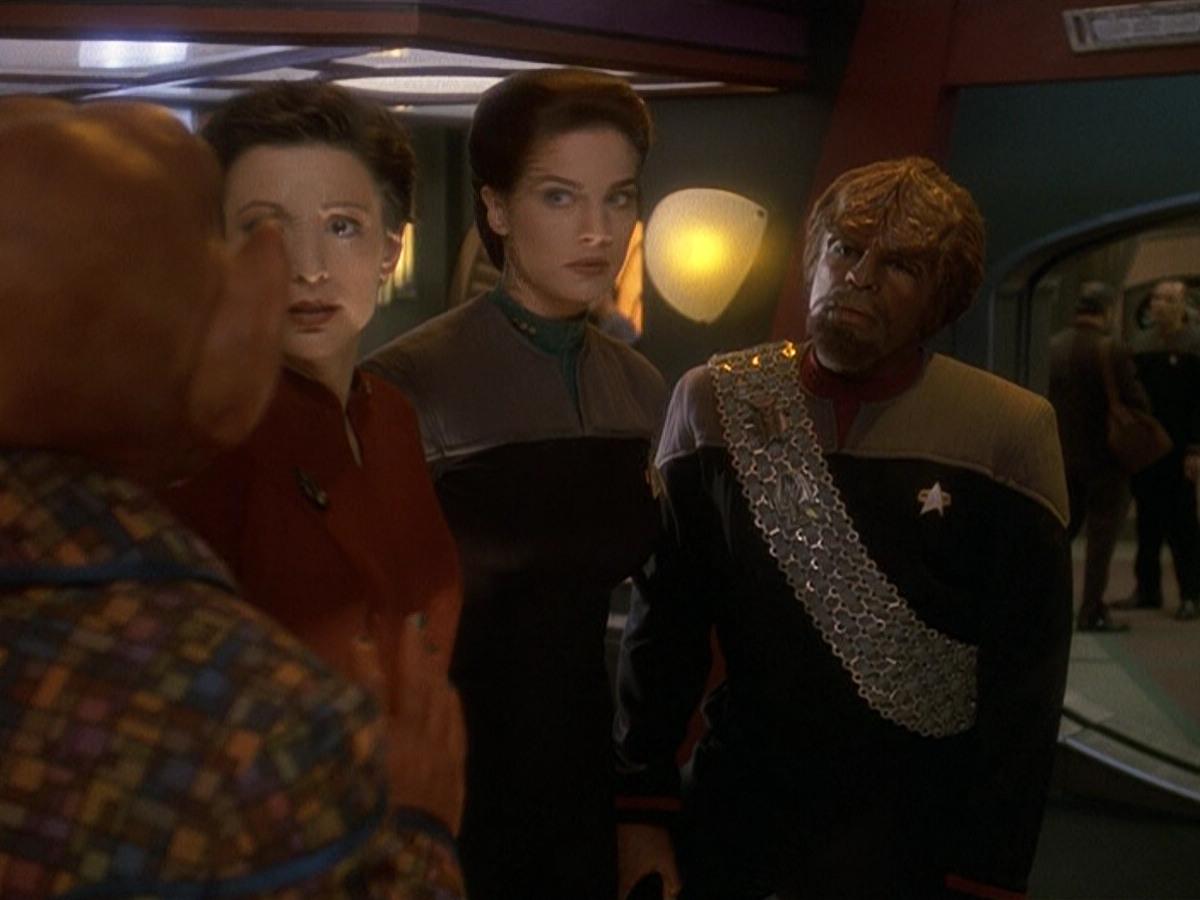 extant_StarTrek_DS9_5x24-EmpokNor_00049.jpg