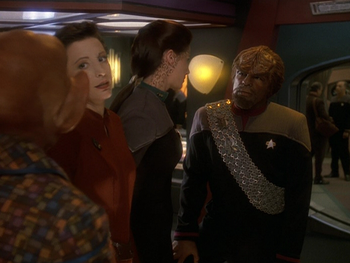 extant_StarTrek_DS9_5x24-EmpokNor_00051.jpg
