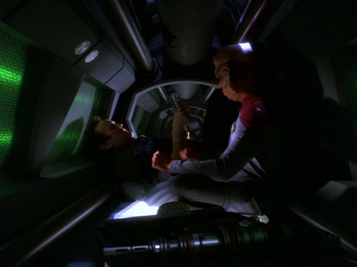 extant_StarTrek_DS9_5x24-EmpokNor_00120.jpg