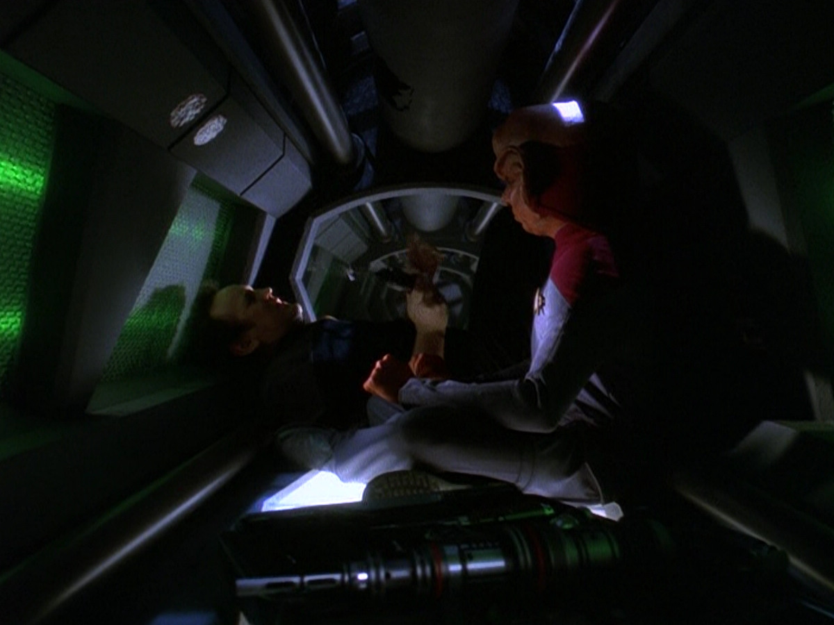 extant_StarTrek_DS9_5x24-EmpokNor_00154.jpg