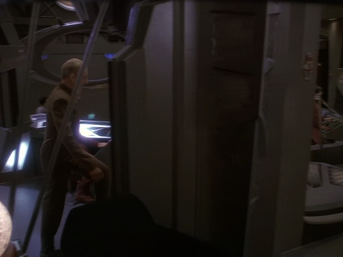extant_StarTrek_DS9_5x24-EmpokNor_00171.jpg