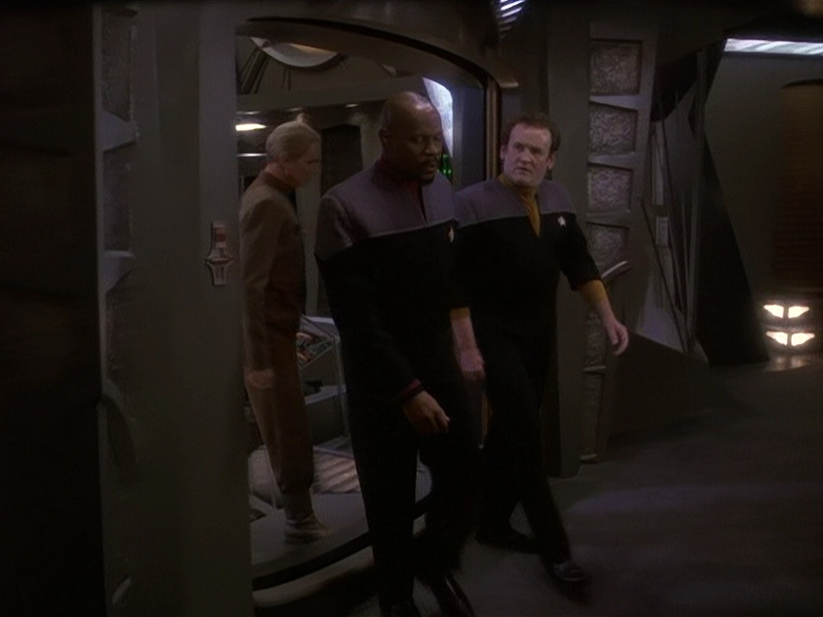 extant_StarTrek_DS9_5x24-EmpokNor_00175.jpg
