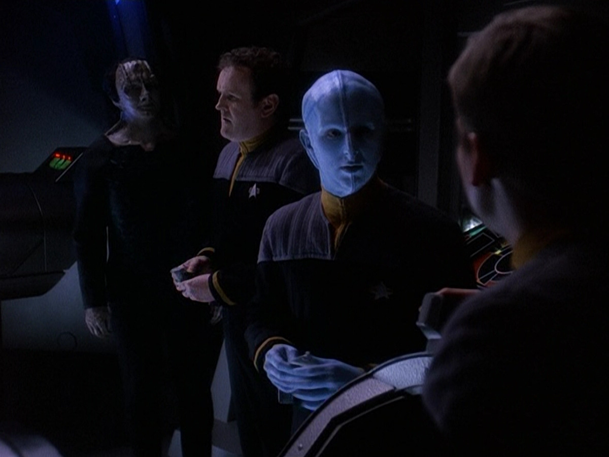 extant_StarTrek_DS9_5x24-EmpokNor_01352.jpg