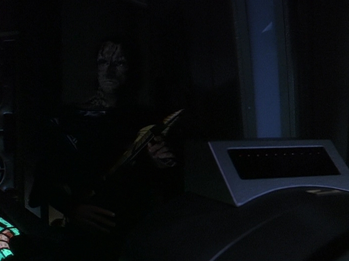 extant_StarTrek_DS9_5x24-EmpokNor_02120.jpg