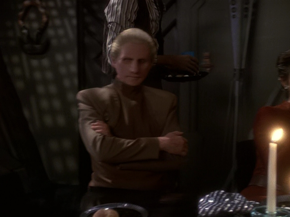 extant_StarTrek_DS9_5x25-InTheCards_00009.jpg