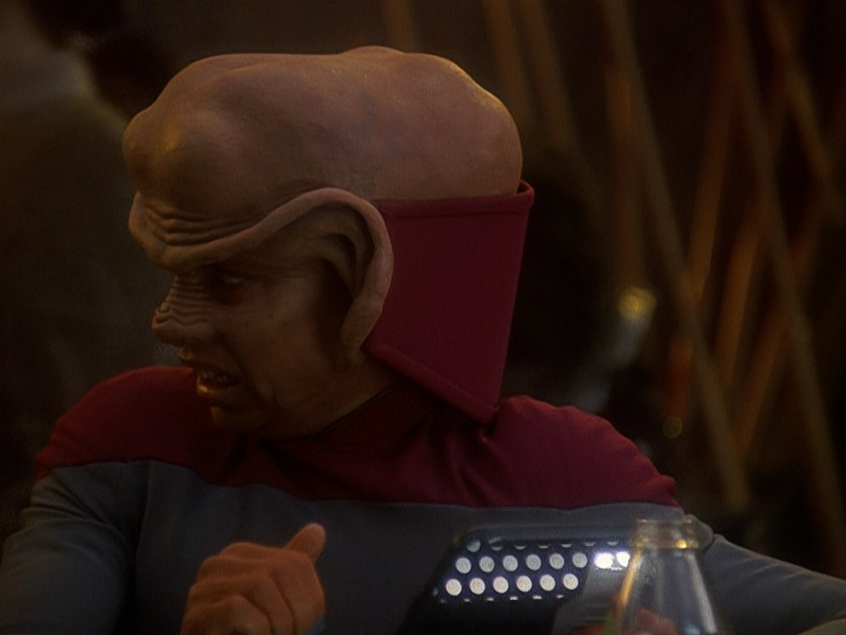 extant_StarTrek_DS9_5x25-InTheCards_00280.jpg