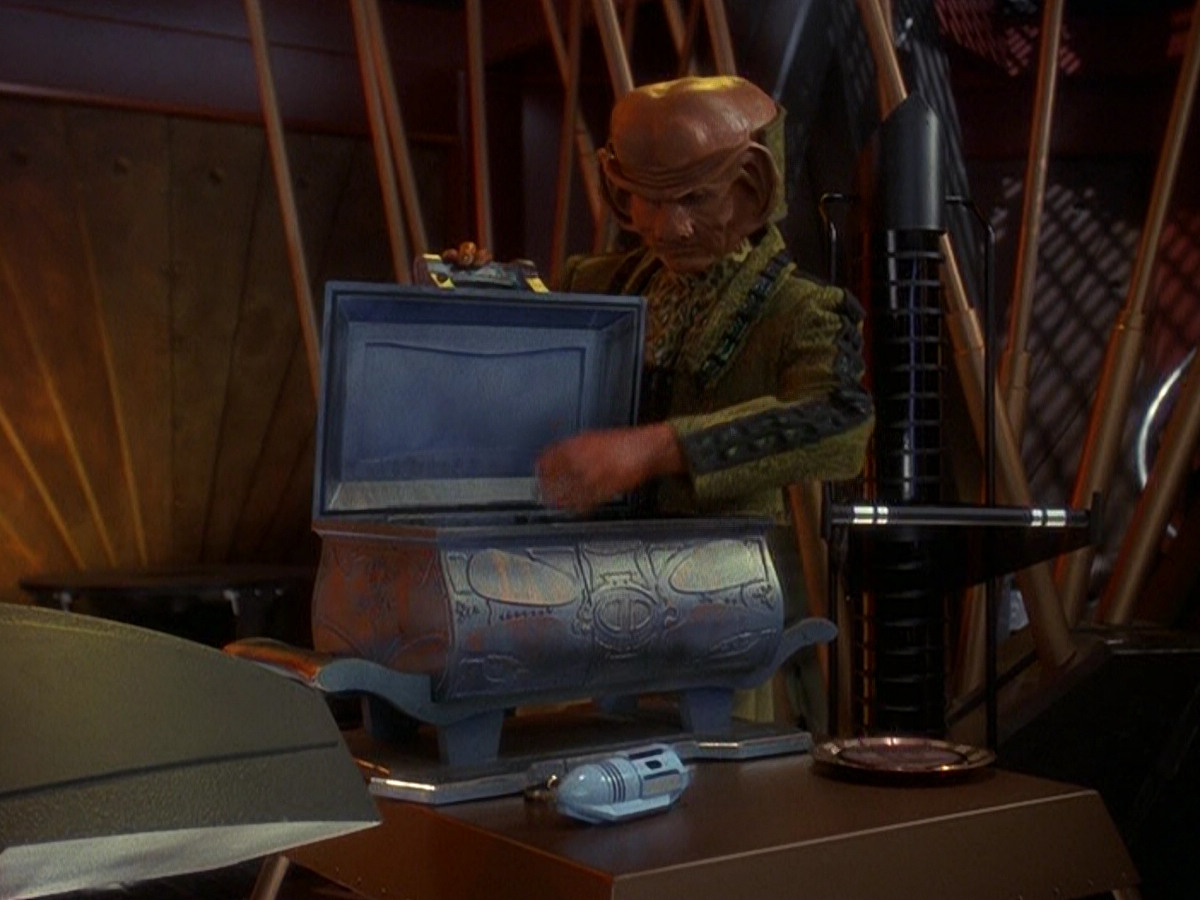 extant_StarTrek_DS9_5x25-InTheCards_00985.jpg