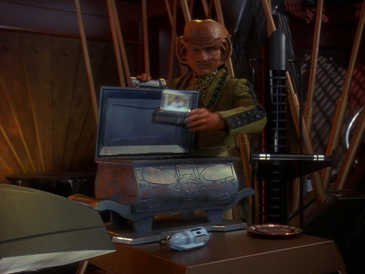 extant_StarTrek_DS9_5x25-InTheCards_00987.jpg