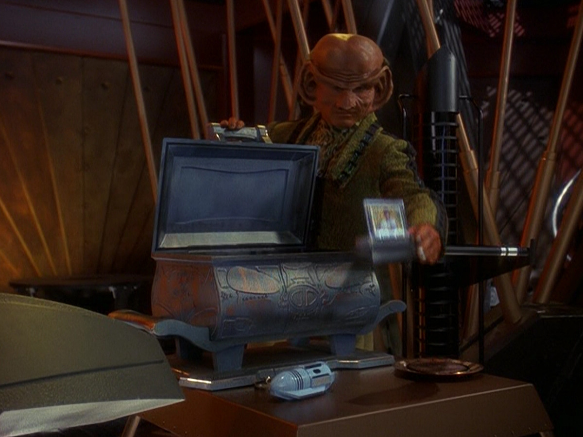 extant_StarTrek_DS9_5x25-InTheCards_00988.jpg