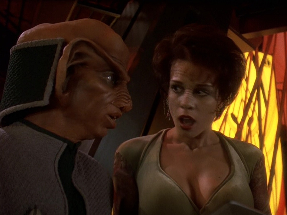 extant_StarTrek_DS9_5x26-CallToArms_00015.jpg