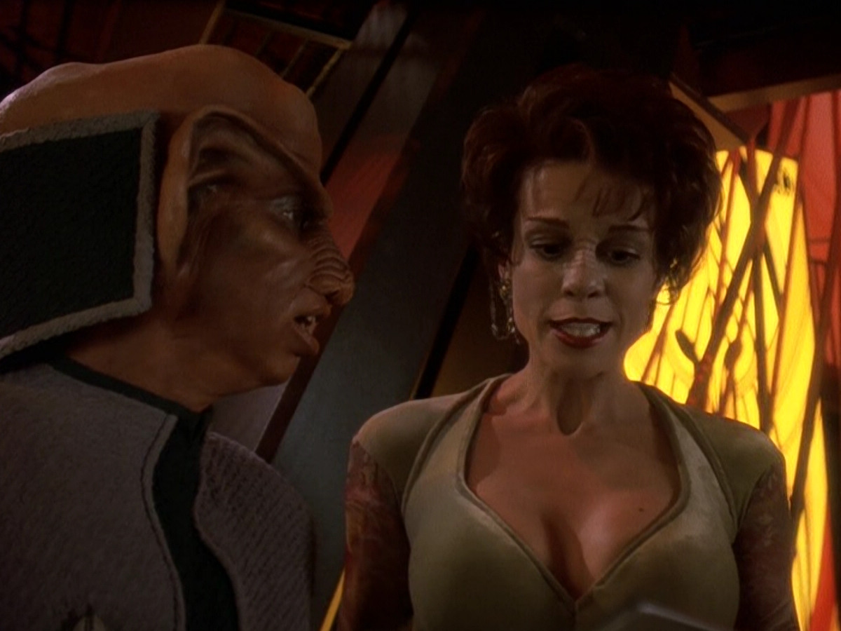extant_StarTrek_DS9_5x26-CallToArms_00017.jpg
