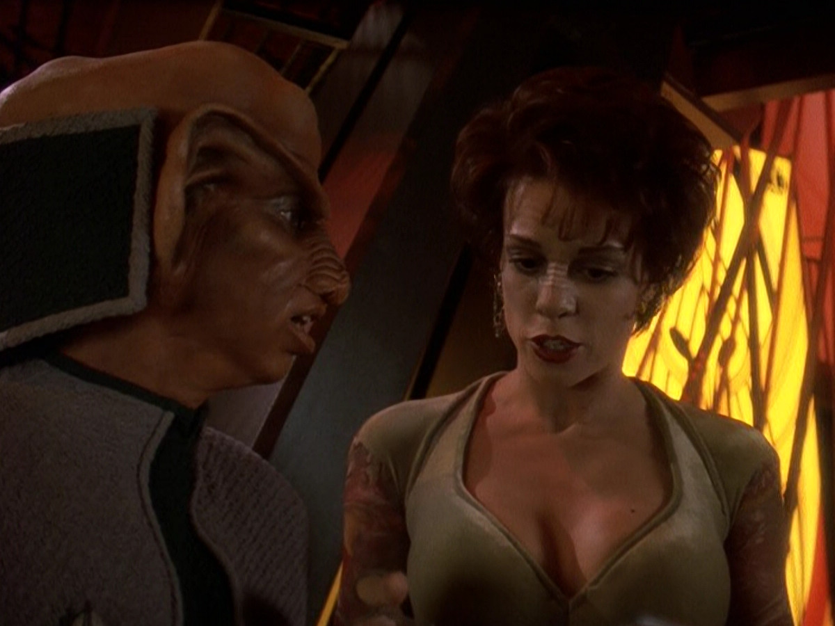 extant_StarTrek_DS9_5x26-CallToArms_00018.jpg