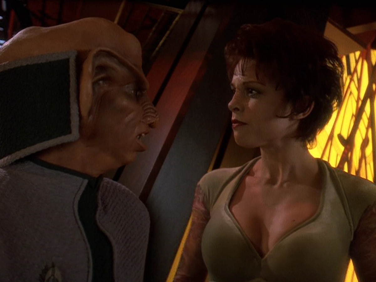 extant_StarTrek_DS9_5x26-CallToArms_00025.jpg