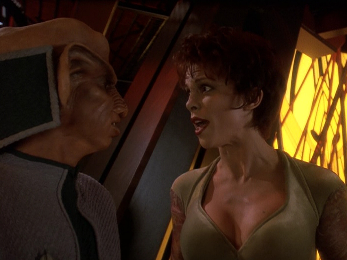 extant_StarTrek_DS9_5x26-CallToArms_00031.jpg