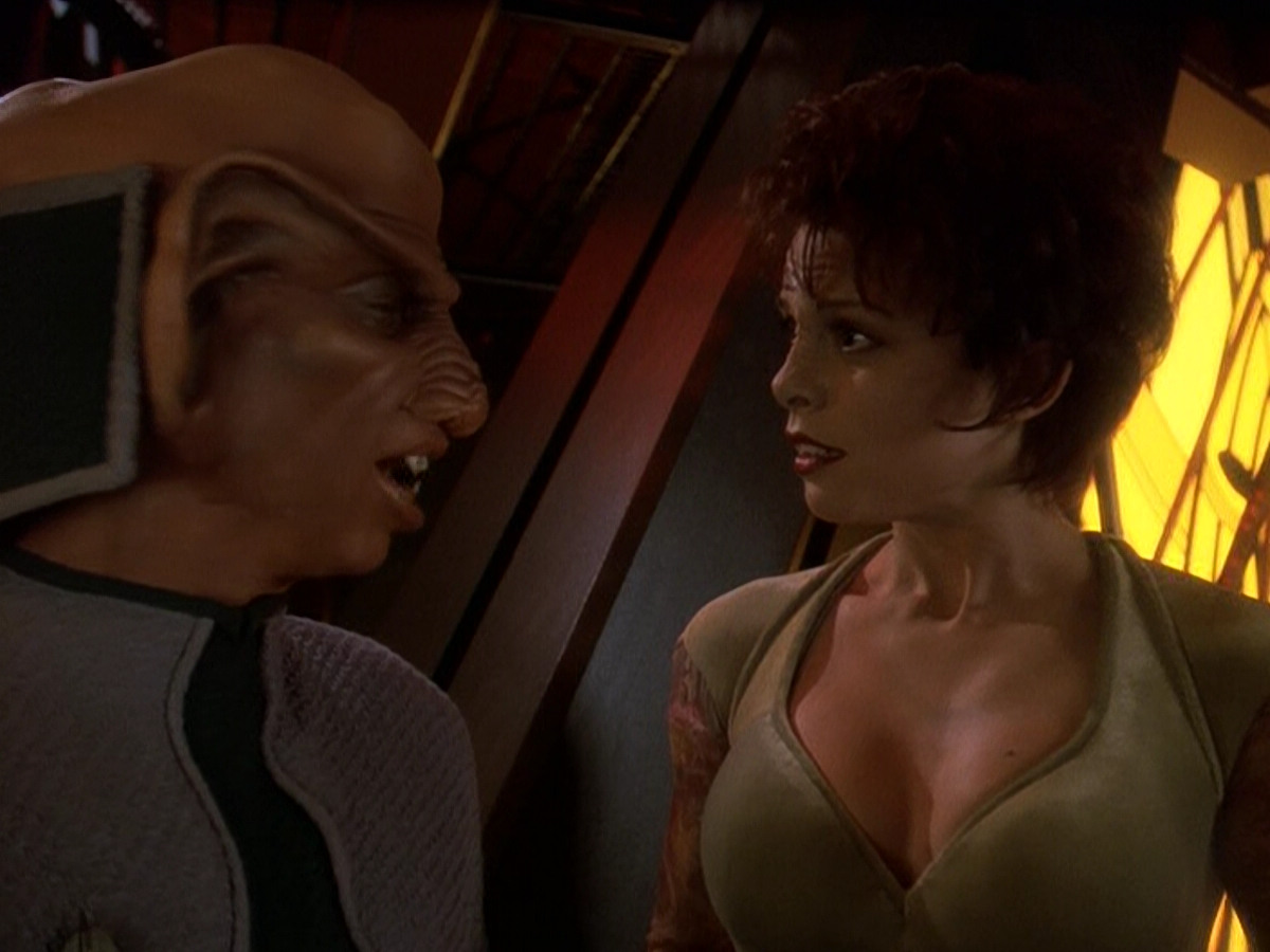 extant_StarTrek_DS9_5x26-CallToArms_00063.jpg