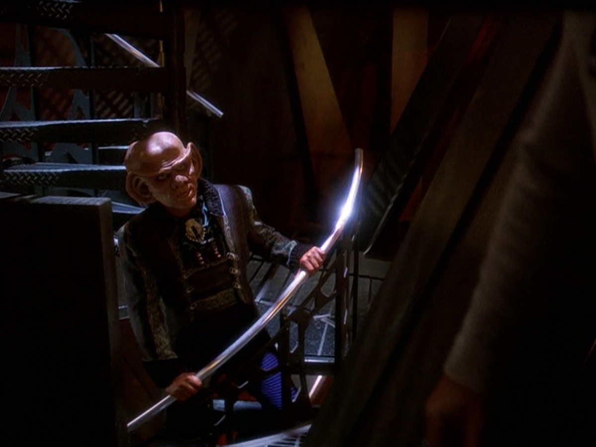 extant_StarTrek_DS9_5x26-CallToArms_00101.jpg